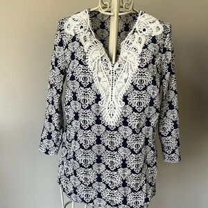Talbots navy blue and white top